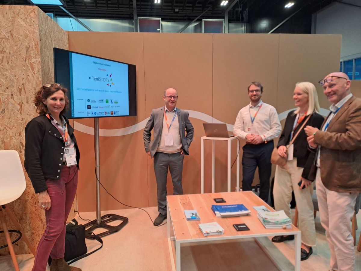 Membres de l'AREC aux Assises de la Transition énergétique à Dunkerque